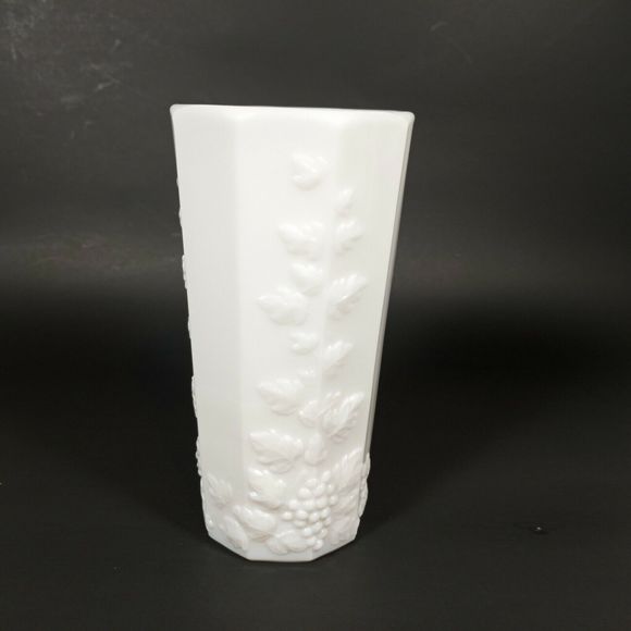 1 Grapevine White MILK GLASS Tea Glass, WEST MORELAND Cottage County Farmhouse - Picture 9 of 12